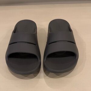 OOFOS OOahh Recovery Slide - Women’s and Men’s, M6-W8